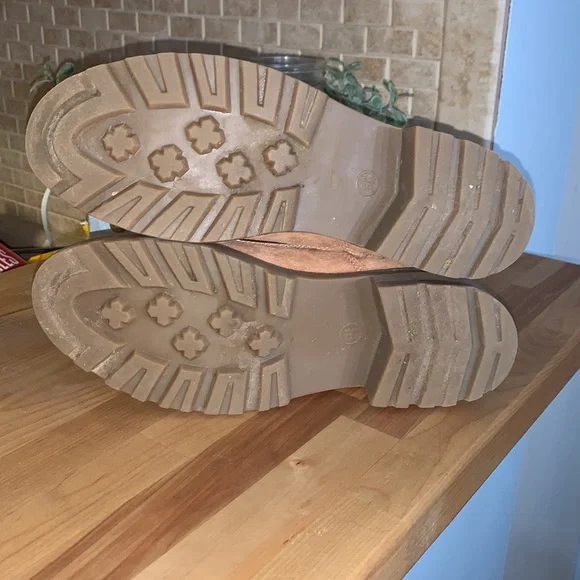 Universal Thread Tan Combat Block Heel Boots - Picture 12 of 14